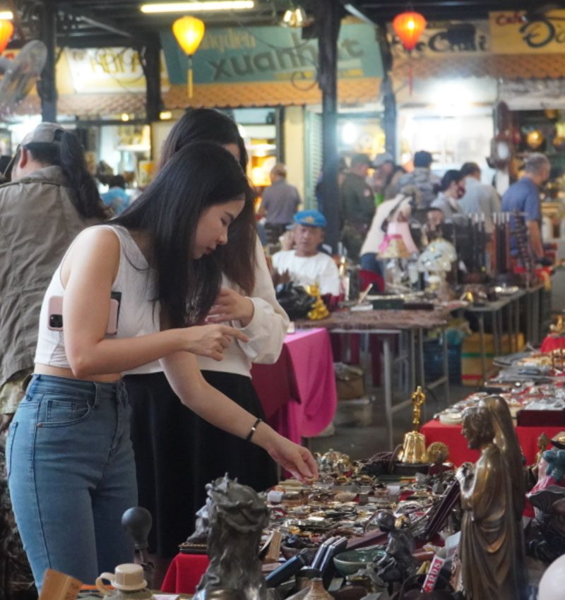 Mẹo Mua Đồ Cũ Tại Chợ đồ cổ Nơ Trang Long